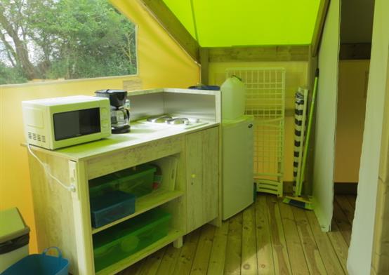 intérieur Ecolodge Anis coté cuisine - La Padrelle - Camping Saint Hilaire de Riez